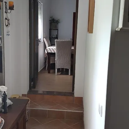 Ian Apartment *
