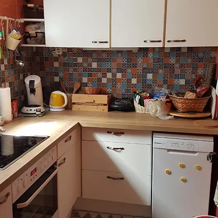 Ian Apartment *